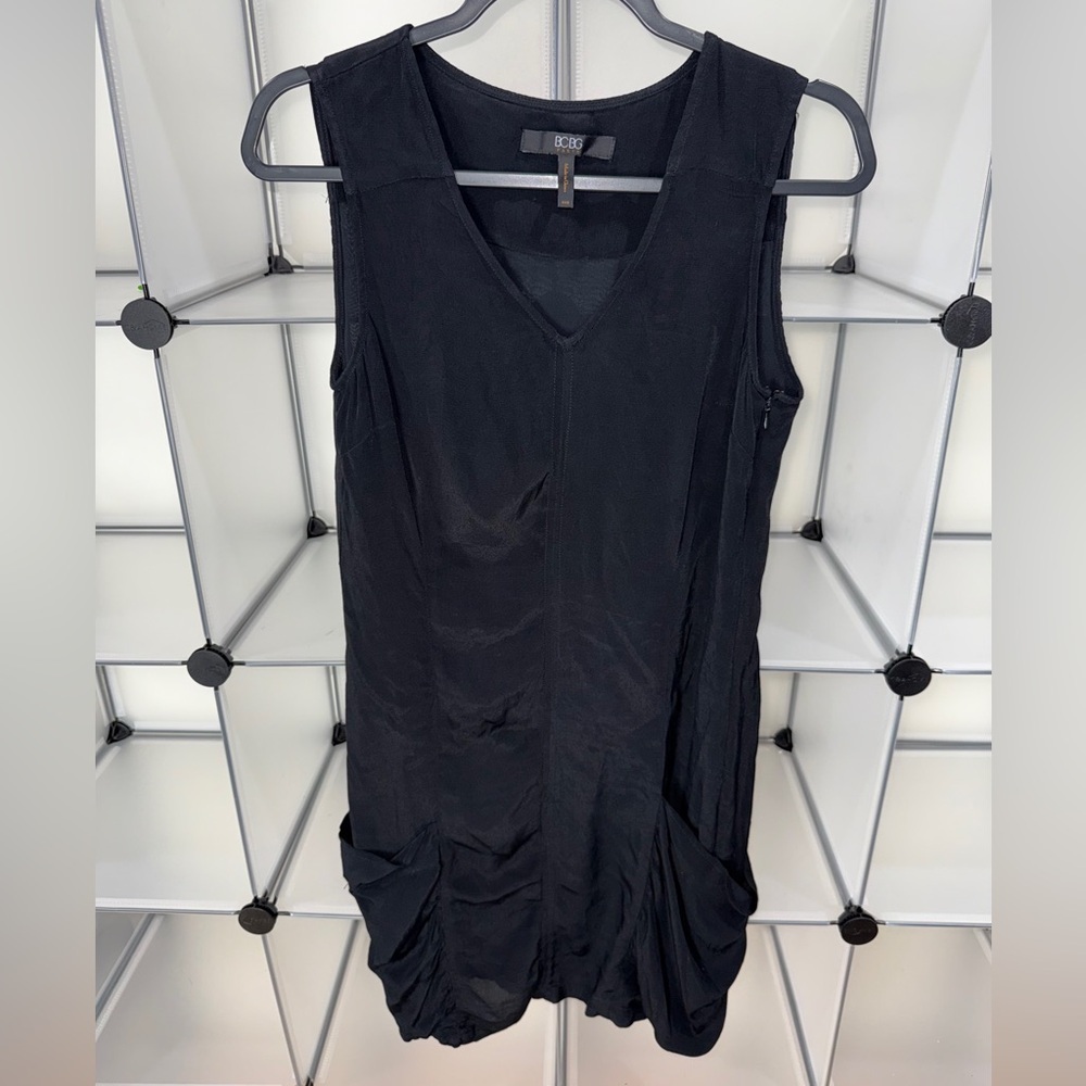 BCBG Paris Black V Neck Drape Side Pockets Sleeveless Dress Size XXS
